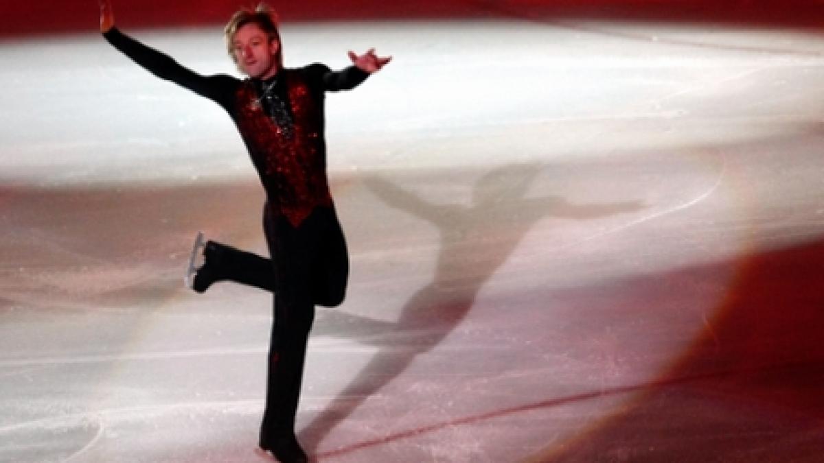 evgeni plushenko nu mai are dreptul sa participe la competitiile de patinaj artistic