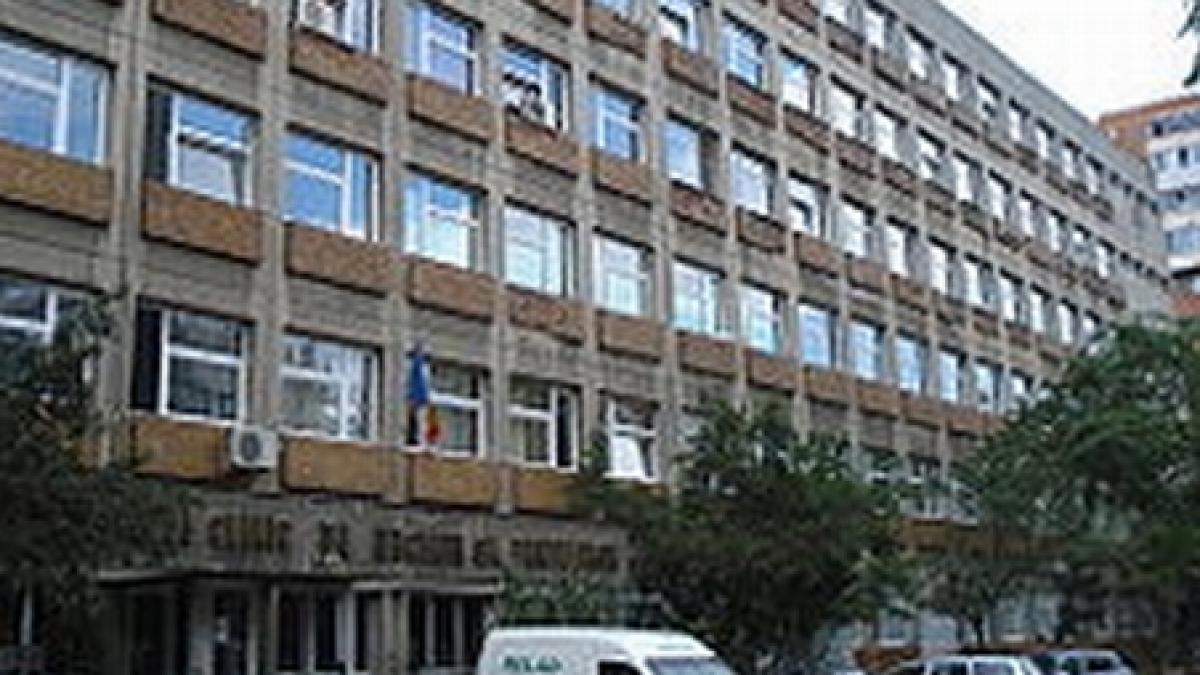 un angajat al spitalului elias s a spanzurat in incinta unitatii medicale video