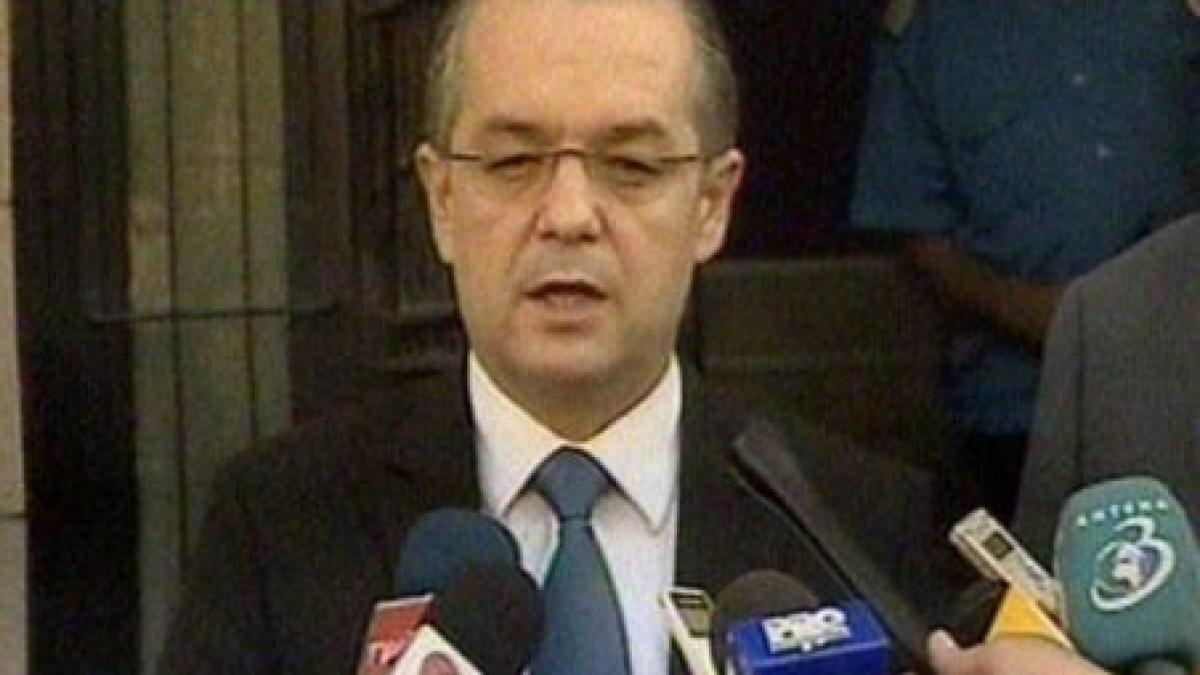 emil boc despre iesirea din criza stiti definitia recesiunii si a crizei trageti singuri concluziile