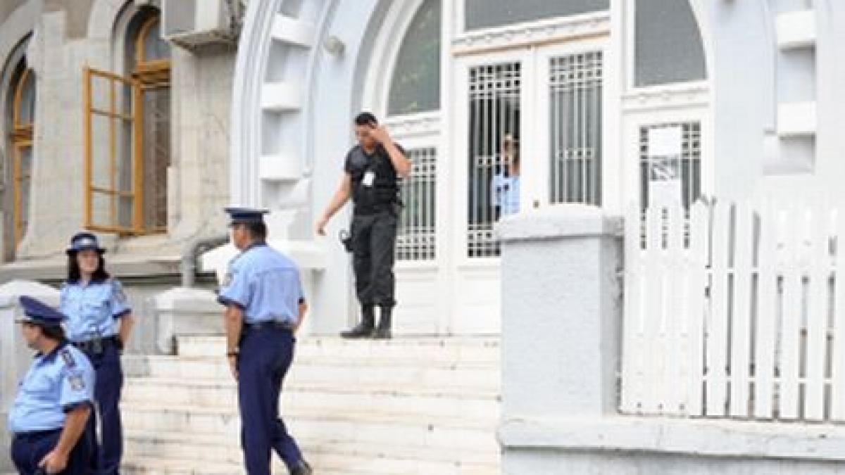 seful serviciului tehnic al maternitatii giulesti a fost eliberat si va fi cercetat in libertate