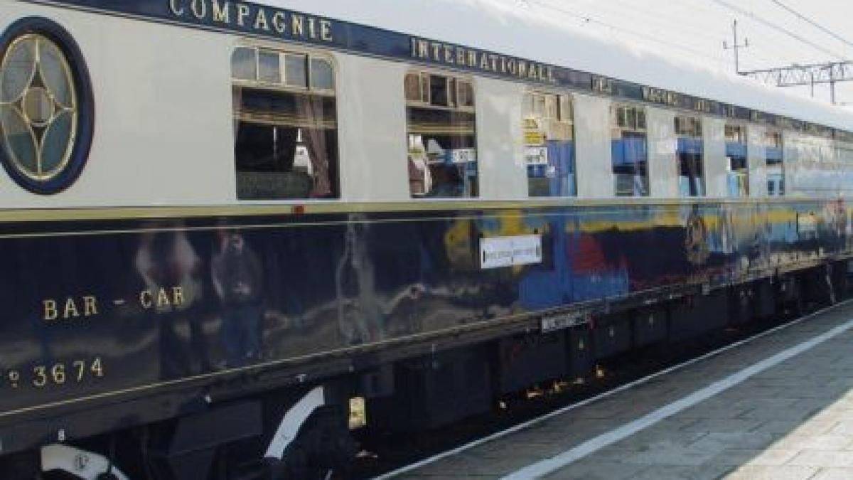 celebrul tren de lux orient express in gara de nord din bucuresti video