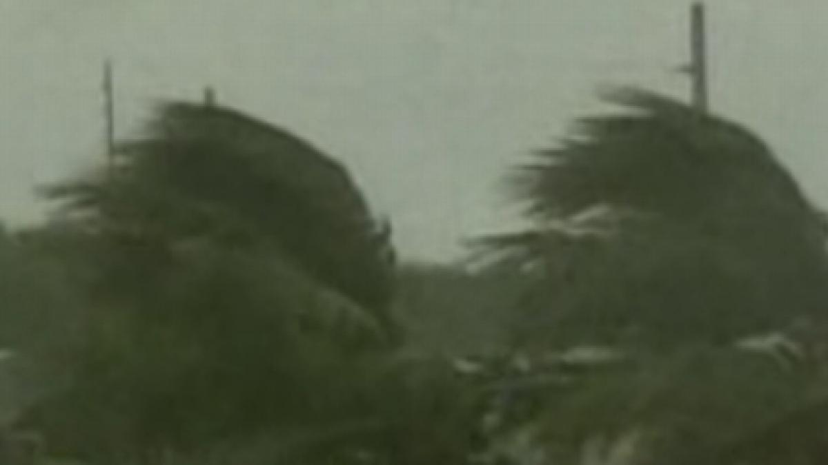 uraganul earl face ravagii in insulele din oceanul atlantic video