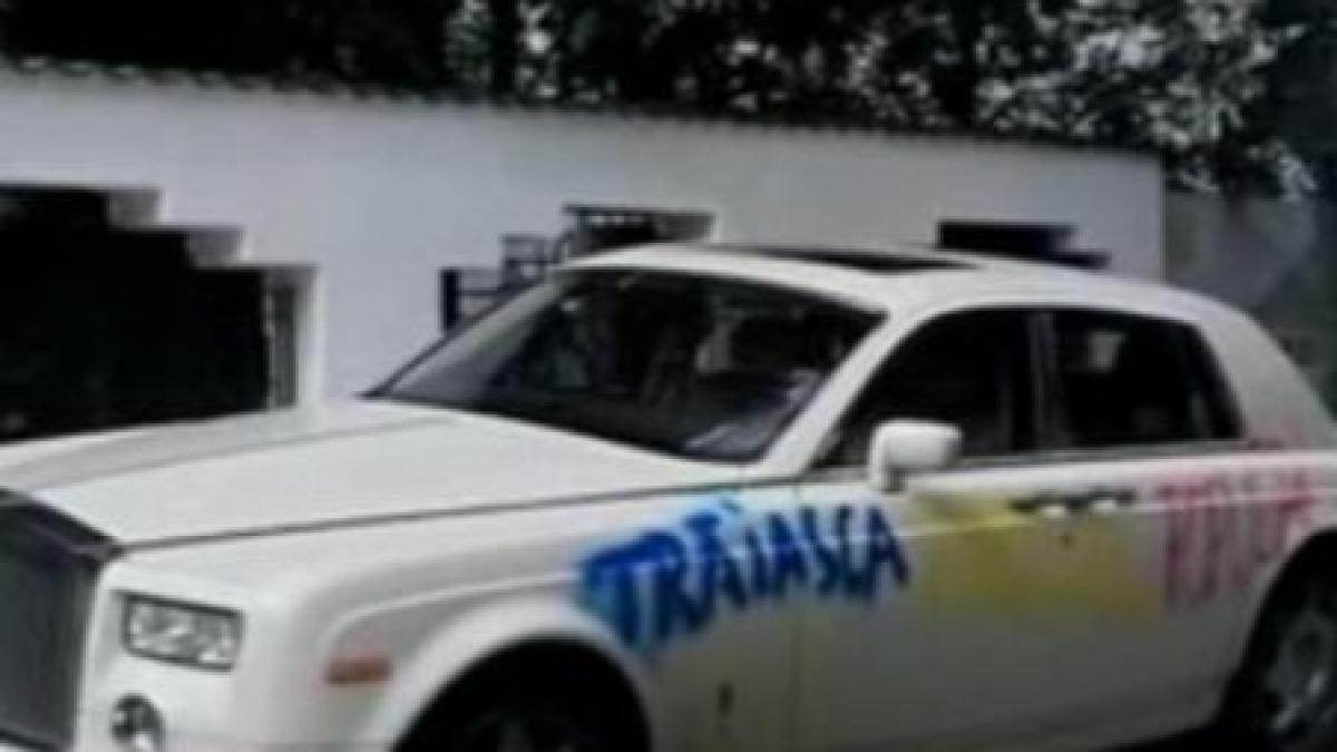 limuzina lui dan diaconescu mazgalita in culorile tricolorului video