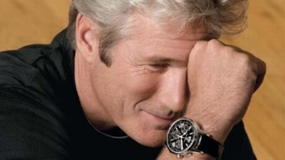 richard gere si a dislocat umarul in timpul filmarilor pentru productia the double