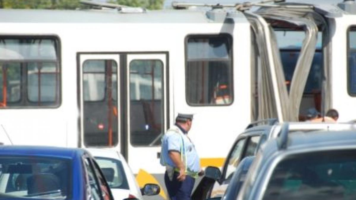 un tramvai a deraiat in colentina traficul rutier se desfasoara pe o singura banda dinspre