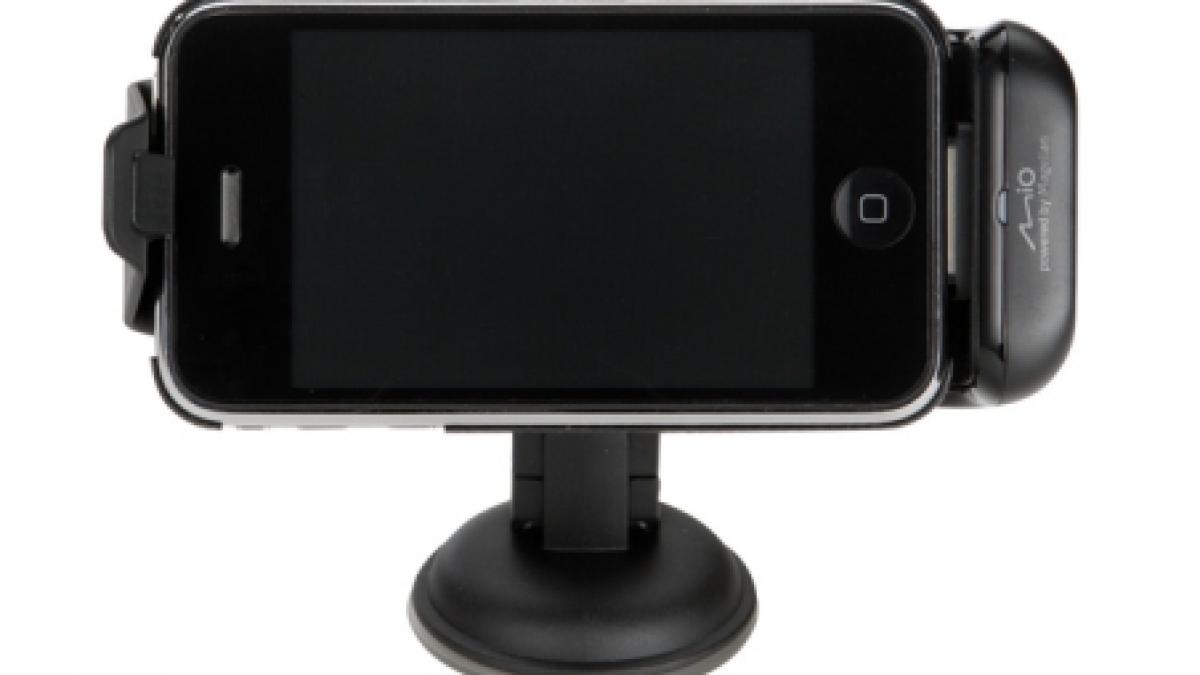 mio technology a lansat primul sau car kit de navigatie gps compatibil cu iphone si ipod touch foto