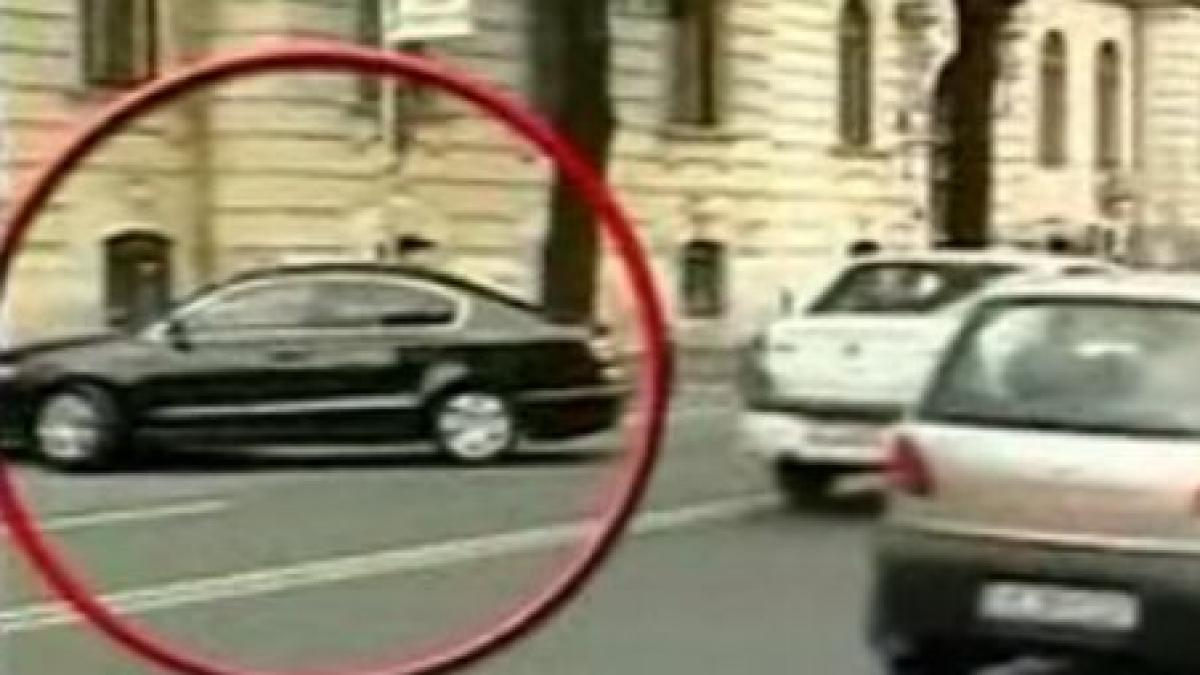 smecher de piata victoriei noul ministru al muncii filmat in timp ce taia linia continua video