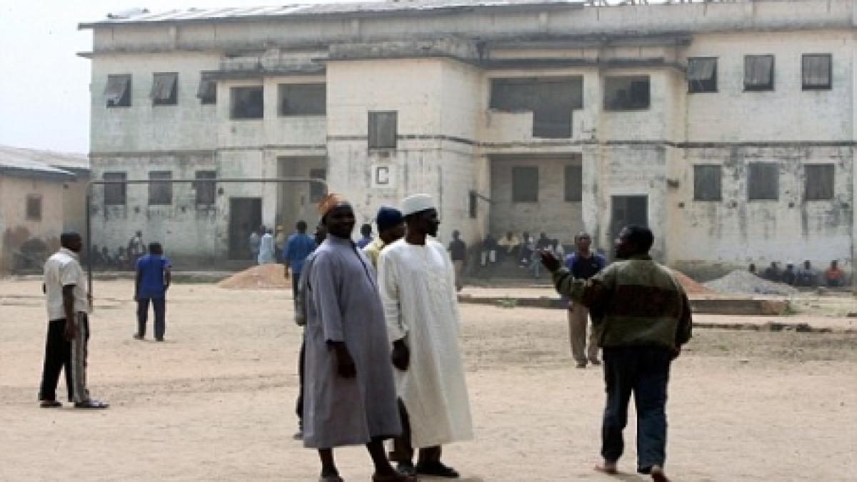 800 de detinuti au evadat dintr o inchisoare nigeriana