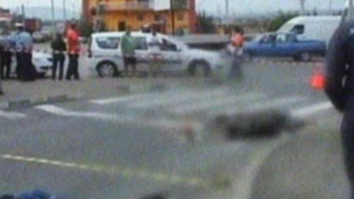 infotrafic doi biciclisti au murit sub rotile unui tir in mehedinti