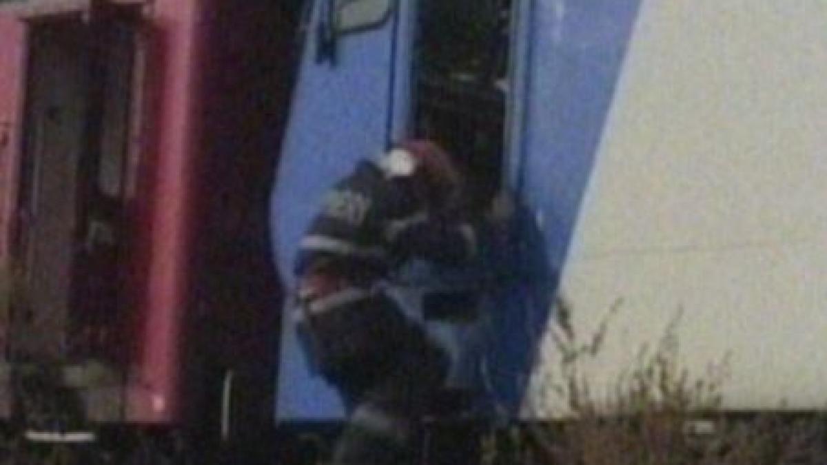 locomotiva unui tren a luat foc pe ruta oravita timisoara traficul feroviar blocat