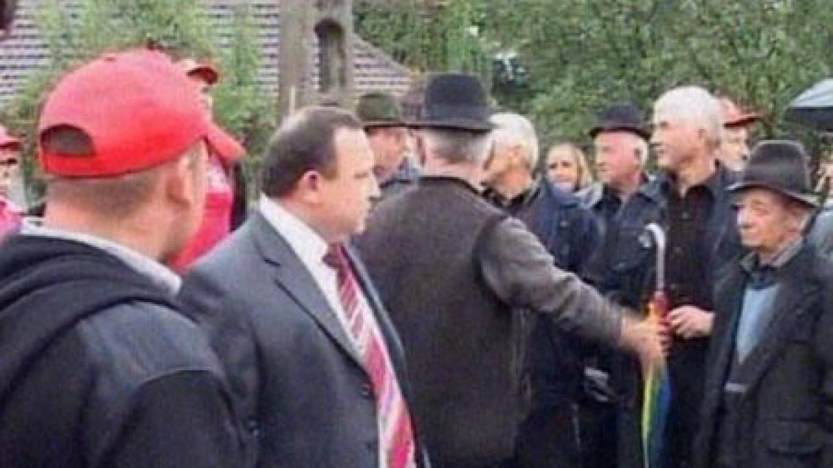 scandal intre simpatizantii psd si liderii pdl in localitatea racsa din satu mare video