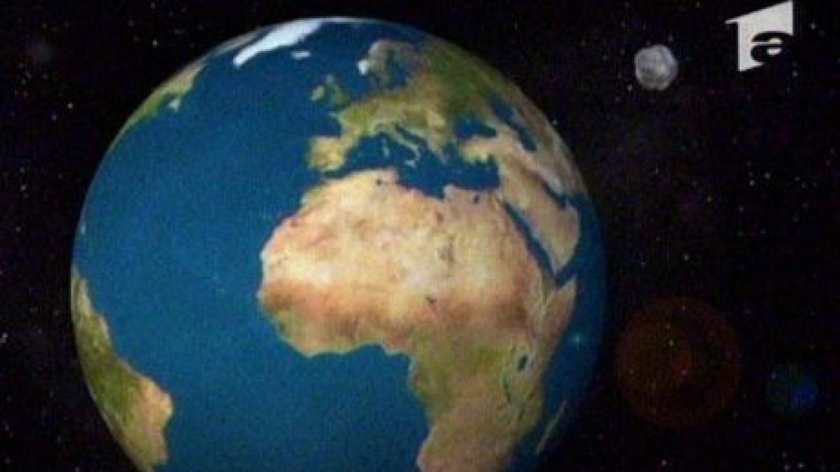 un asteroid a trecut la distanta foarte mica de pamant video