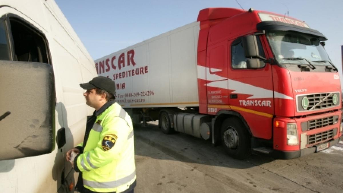 un detinut a evadat de sub escorta politiei prahova