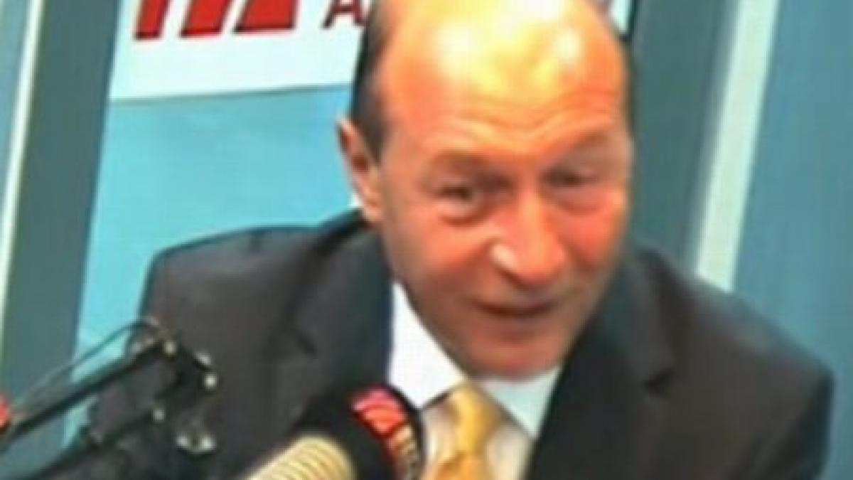 basescu realizez ca schimbarea denumirii tiganilor in romi a fost o greseala politica video
