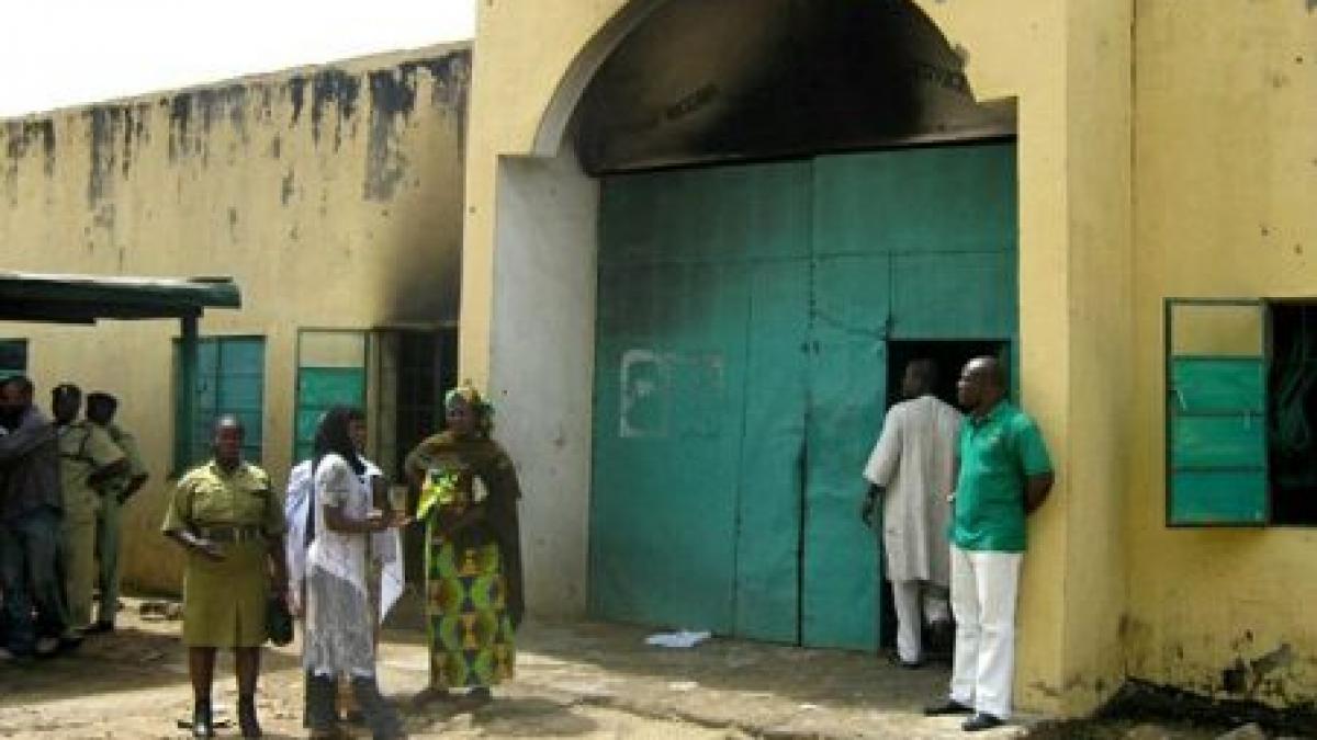 evadare de 800 de persoane dintr o inchisoare din nigeria