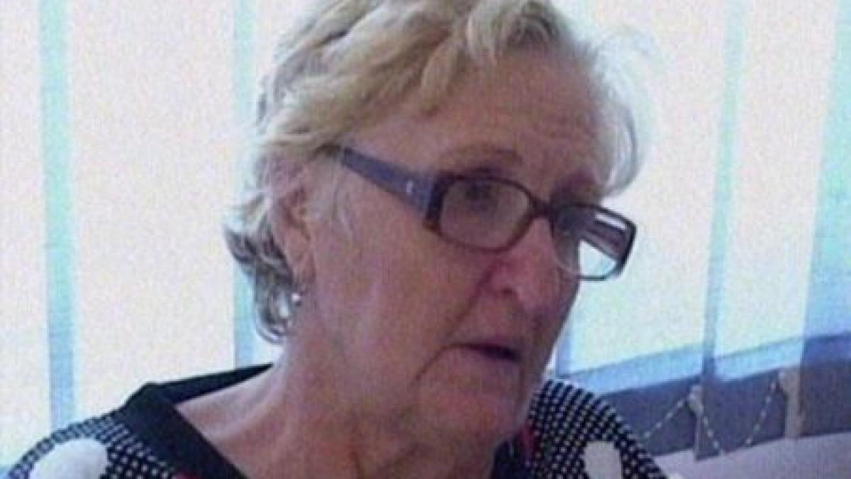 pacienta recent operata cu tub de drenaj atasat trimisa acasa fara ambulanta video