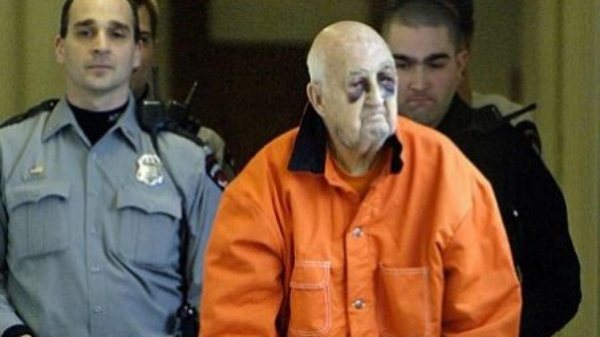 un american de 90 de ani si a omorat sotia cu 30 de lovituri de ciocan