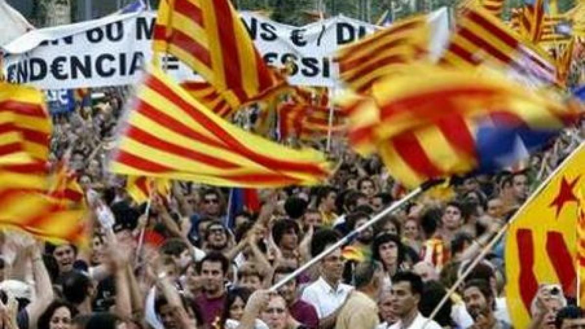 un portret al regelui spaniol ars in timpul unei manifestatii pentru independenta cataluniei