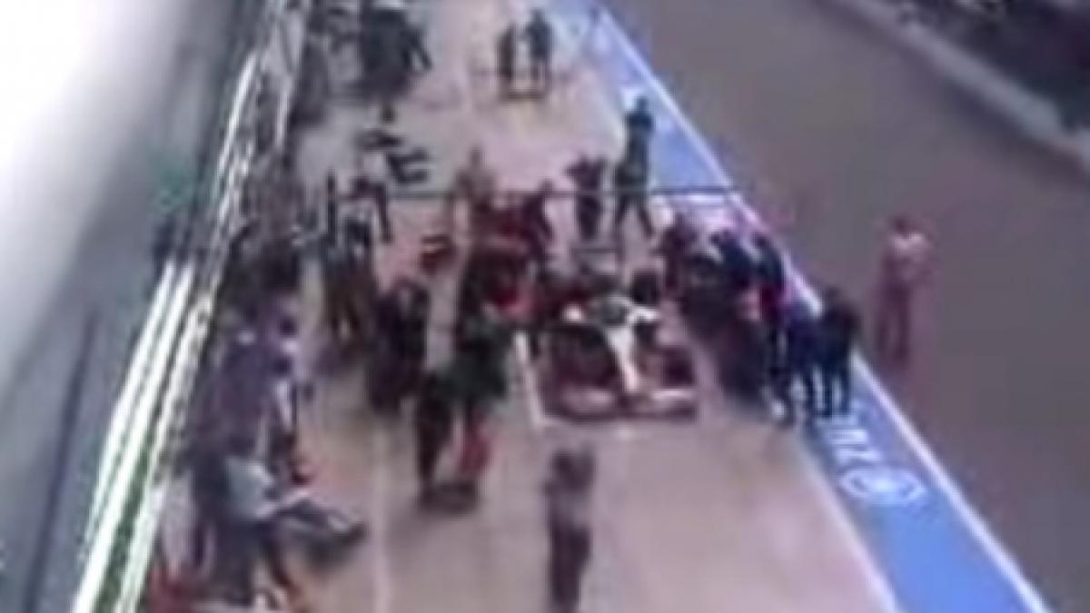 accident terifiant la monza mecanicul echipei de formula 1 hrt lovit de masina care parasea boxele