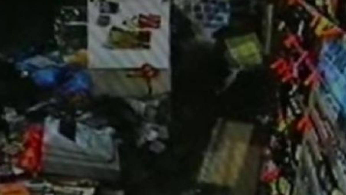 a intrat cu masina intr un magazin dupa ce a lovit mortal un biciclist video