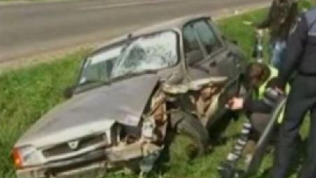 calcati de masina intr o statie de autobuz din neamt video