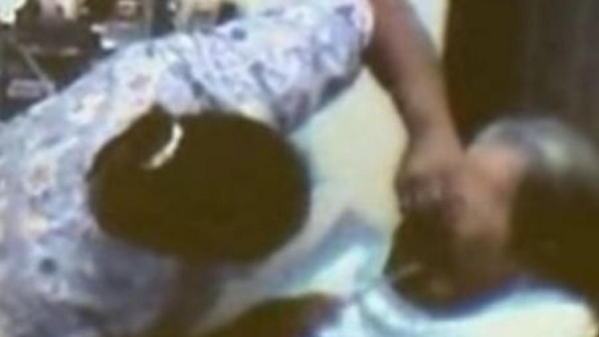 batrana de 91 de ani torturata de ingrijitoare video