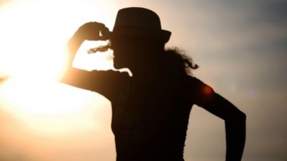 taxa de trei dolari pentru a depune flori la mormantul lui michael jackson