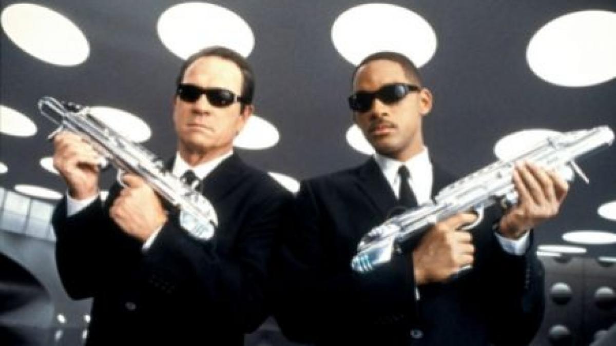 tommy lee jones va juca in man in black iii care va fi difuzat in 3d