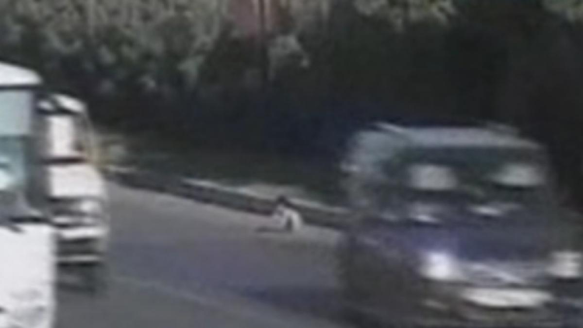 un bebelus a scapat cu viata dupa ce a ajuns pe o autostrada din turcia video
