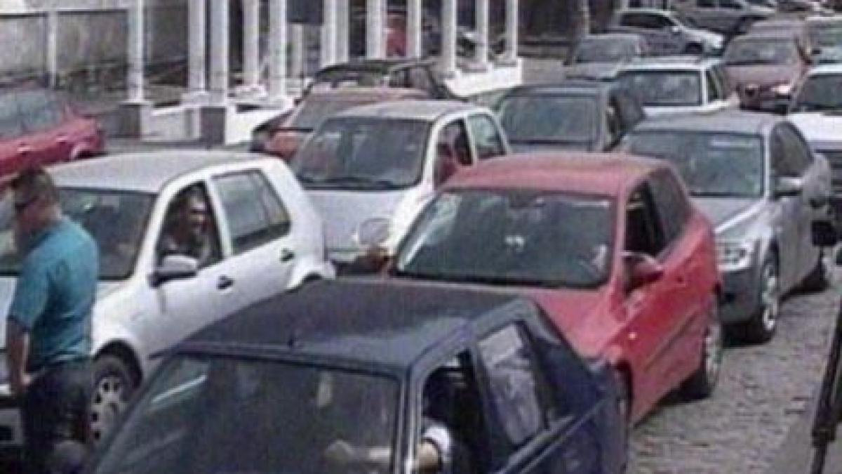 isterie la o benzinarie care a vandut pentru o ora carburanti cu 40 mai ieftin video