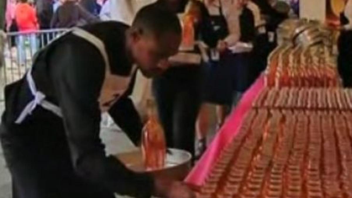 concurs inedit la bruxelles 120 de oameni s au intrecut pentru titlul de cel mai bun chelner video