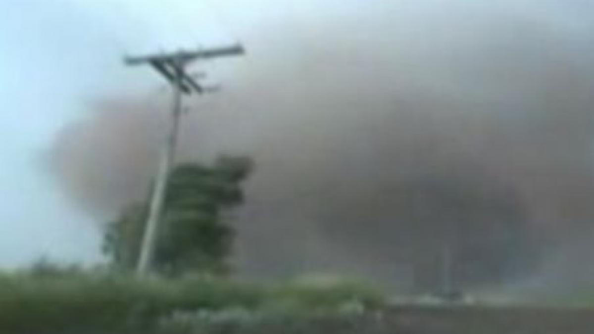 imagini inedite cu o tornada surprinse in sua video