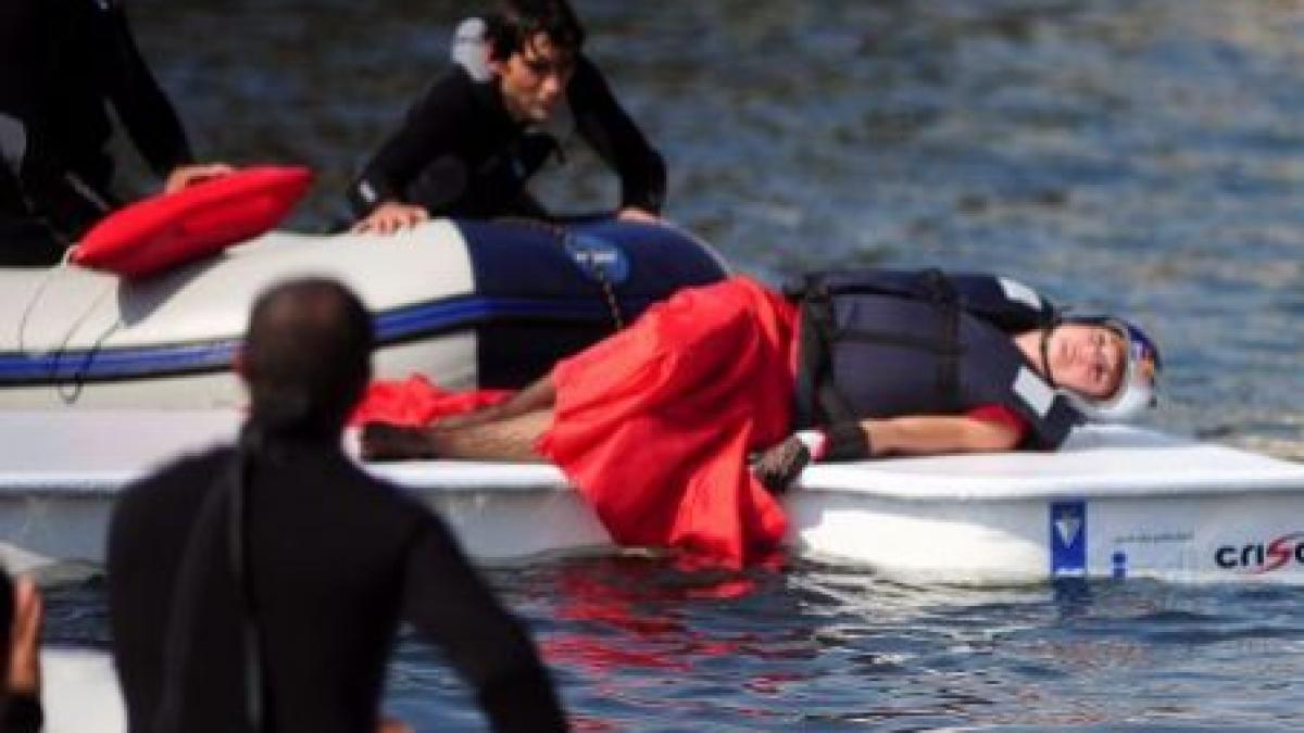 tanara care si a fracturat coloana dupa ce a sarit cu un pian in dambovita operata cu succes