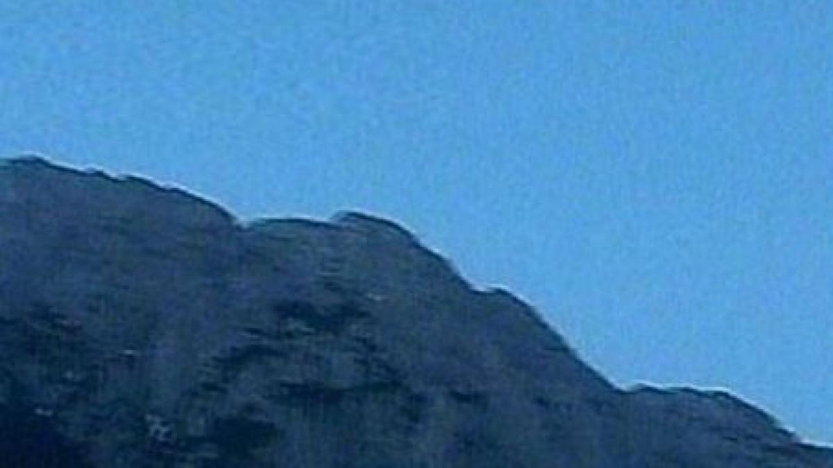 trei turisti s au ratacit in masivul fagaras salvamontistii incearca sa dea de urma lor video