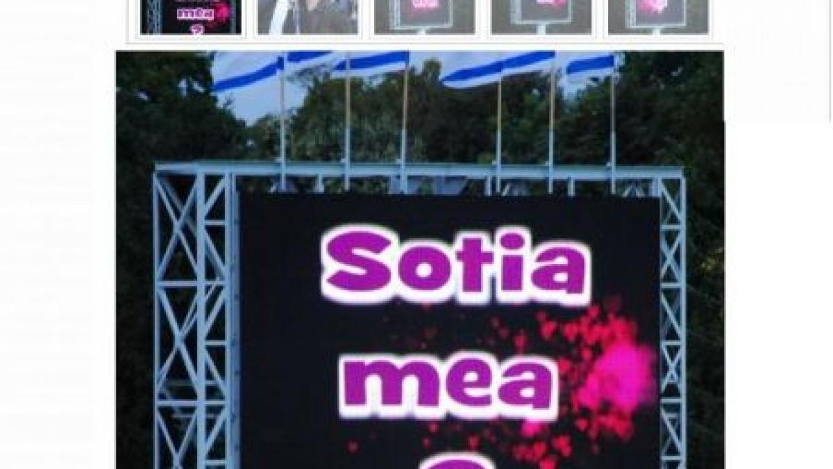 un bistritean si a cerut iubita de sotie la meciul cu brasov