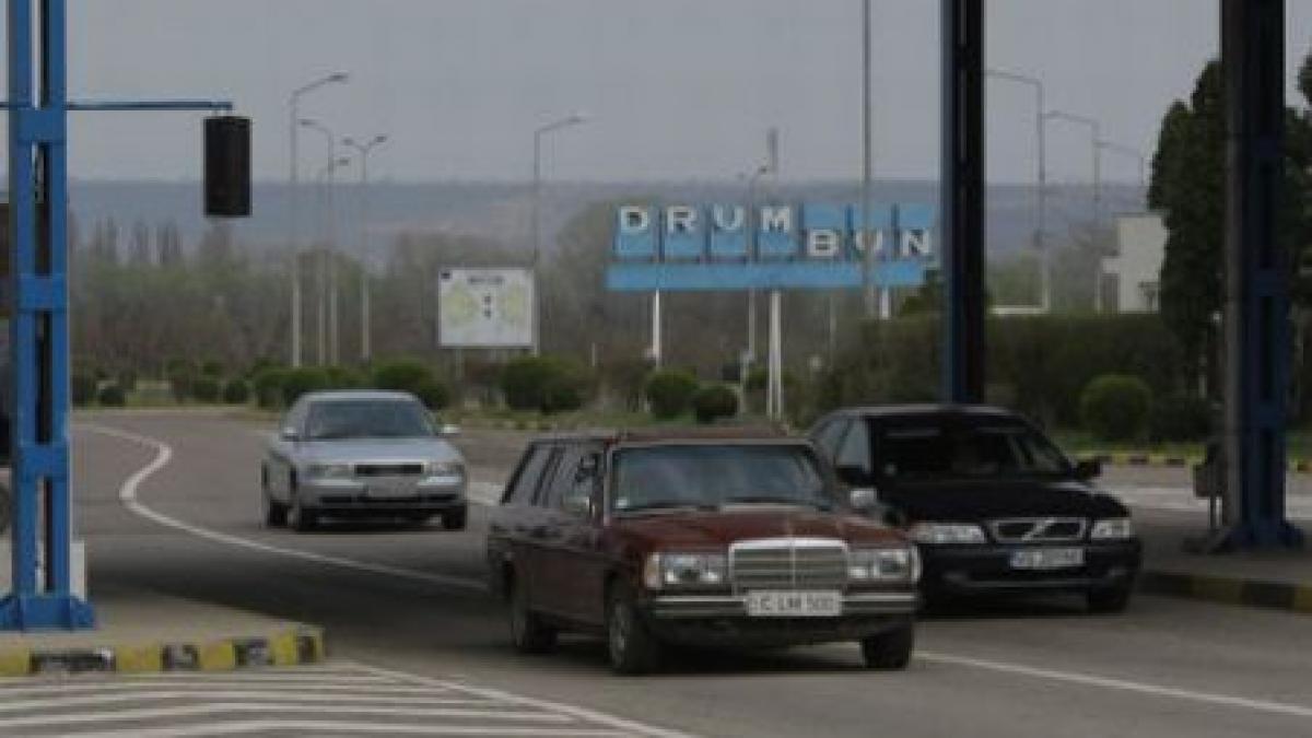 cetatean ceh prins cu un pistol si droguri asupra lui la vama din sighet