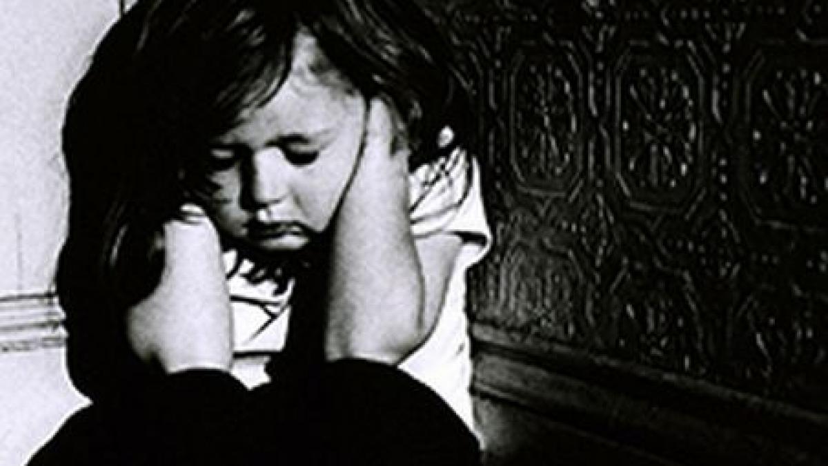 doi americani si au obligat copiii sa se tortureze video