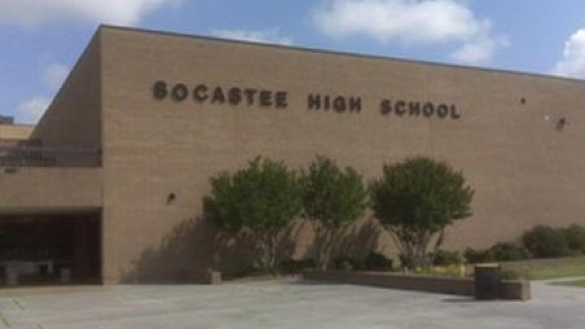 sua gardianul unui liceu impuscat de un elev politia a dezamorsat mai multe dispozitive