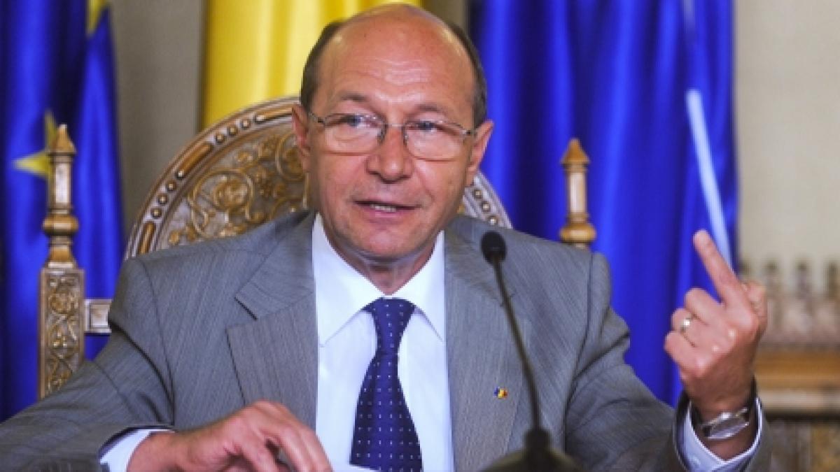 basescu nu ma mai uit decat pe discovery ii regret pe dinescu si pe cristian tudor popescu video