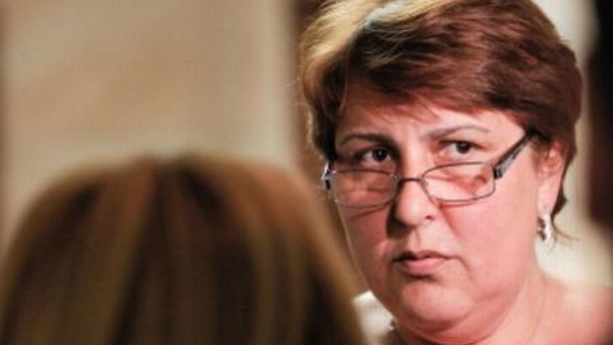 dorina tiron demisa din functia de director al cnadnr atributiile preluate temporar de liviu