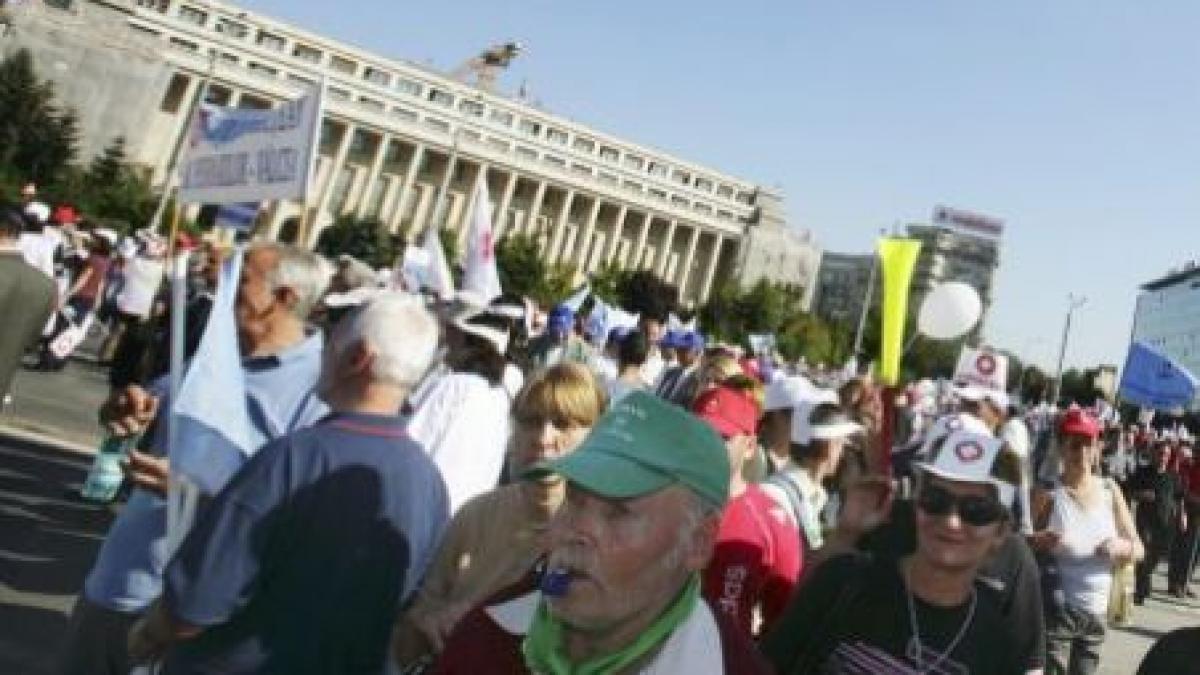 sute de bugetari au protestat in fata guvernului pentru a doua zi consecutiv video
