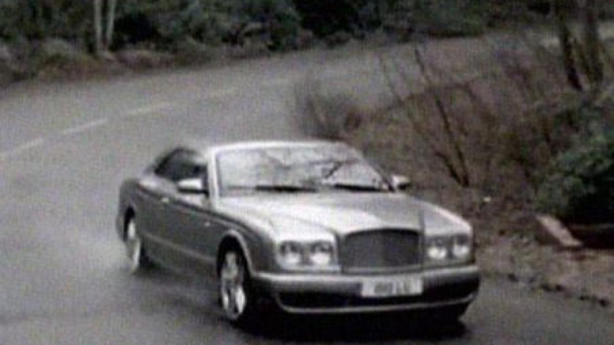 bentley recheama sute de masini din cauza emblemei de pe capota video