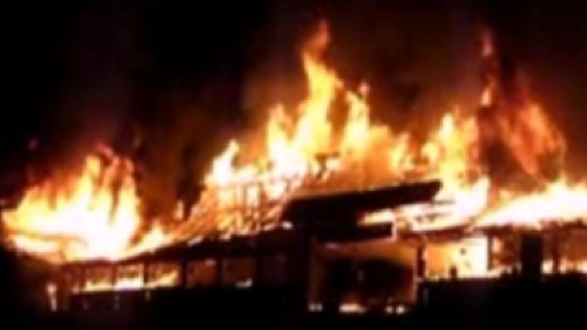 o pensiune din pasul tihuta facuta scrum in patru ore pagube de jumatate de milion de euro video