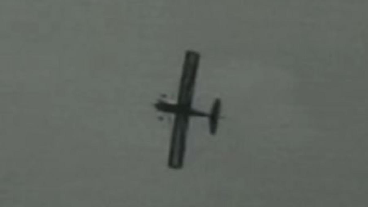 un avion s a prabusit in timpul unui spectacol aviatic din indonezia video