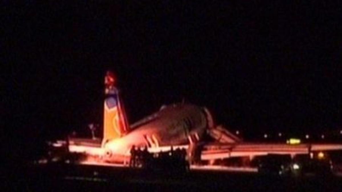 italia 30 de pasageri raniti dupa ce un avion a iesit de pe pista video