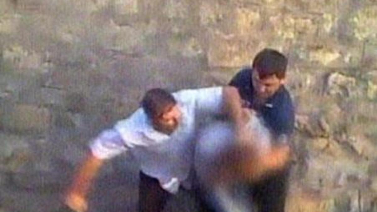 calator batut crunt de soferul unui autobuz pentru ca i a reprosat o frana video