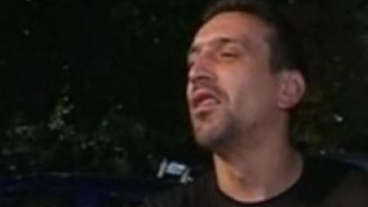 un sofer beat a lovit patru masini a fugit de la locul accidentului apoi s a intors si s a predat