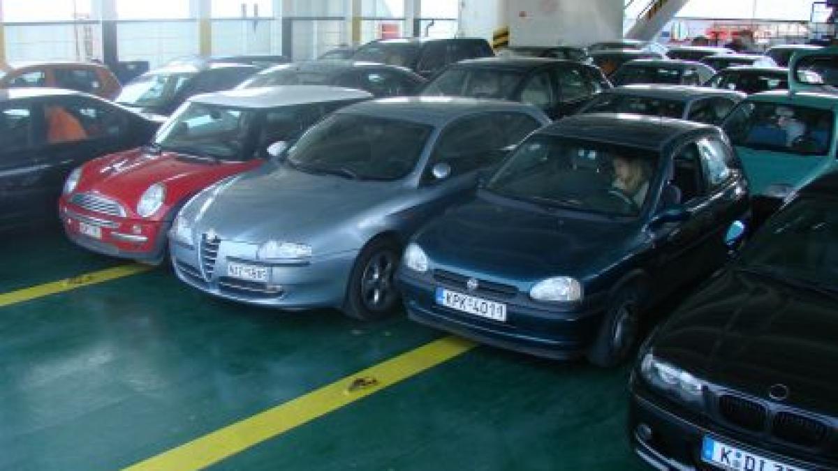 doi turisti germani au murit dupa ce masina lor a cazut de pe feribot