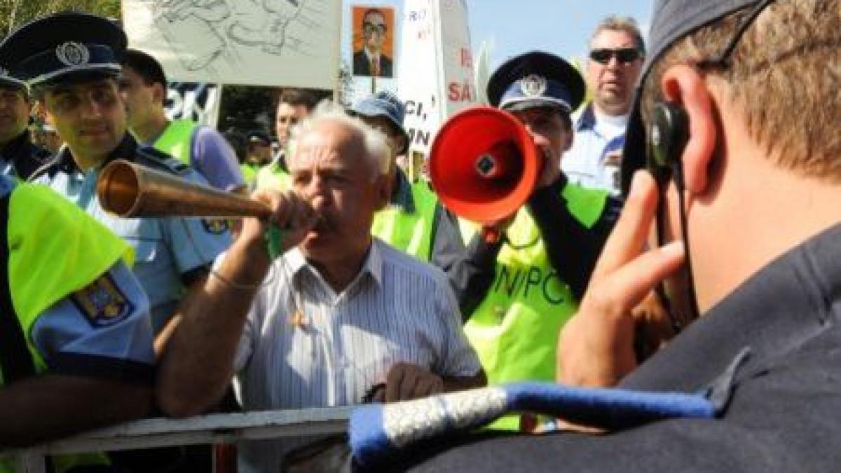 amenzi de 10 000 de lei pentru liderii politistilor care au protestat la cotroceni
