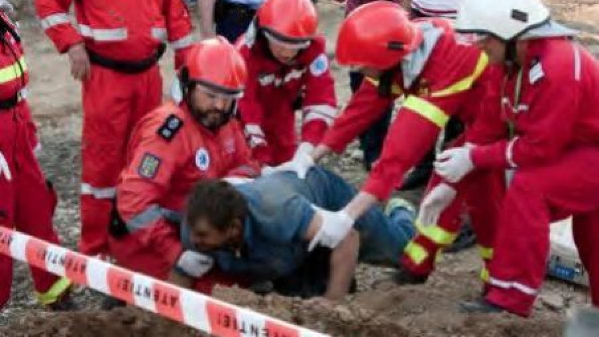 aniversarea 20 de ani smurd traian basescu a decorat toti membrii serviciului